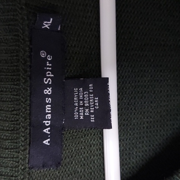 A Adams & Spire sweater vest - Picture 2 of 4